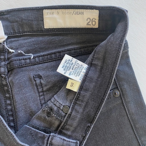 Rag & Bone Mid-Rise Skinny Black Denim Jeans w/ Distressed Knees Size 26 - Picture 6 of 9
